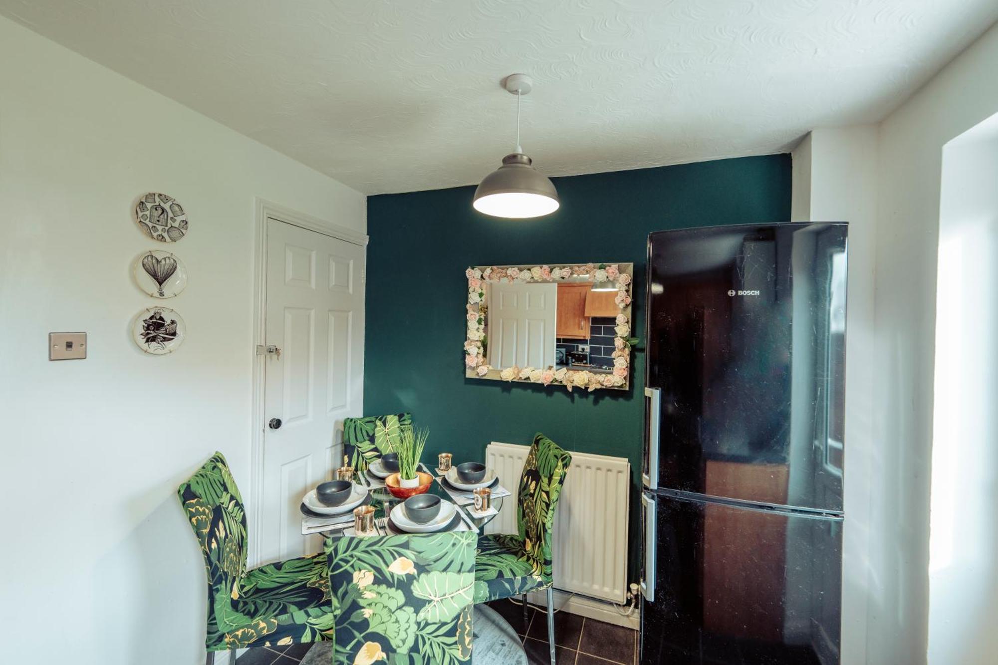 2 Bedroom Peaceful Home, Colchester Mile End Eksteriør bilde